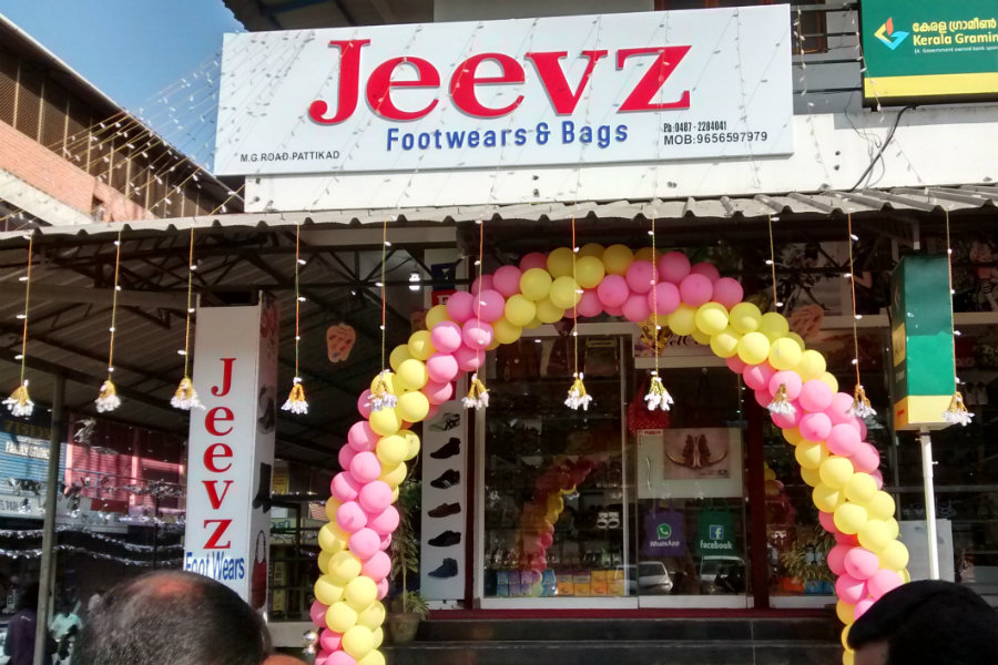 Jeevz footwear
